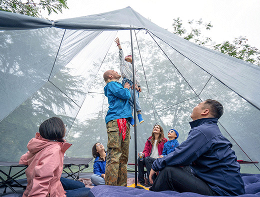 Outdoor camp pyramid tent